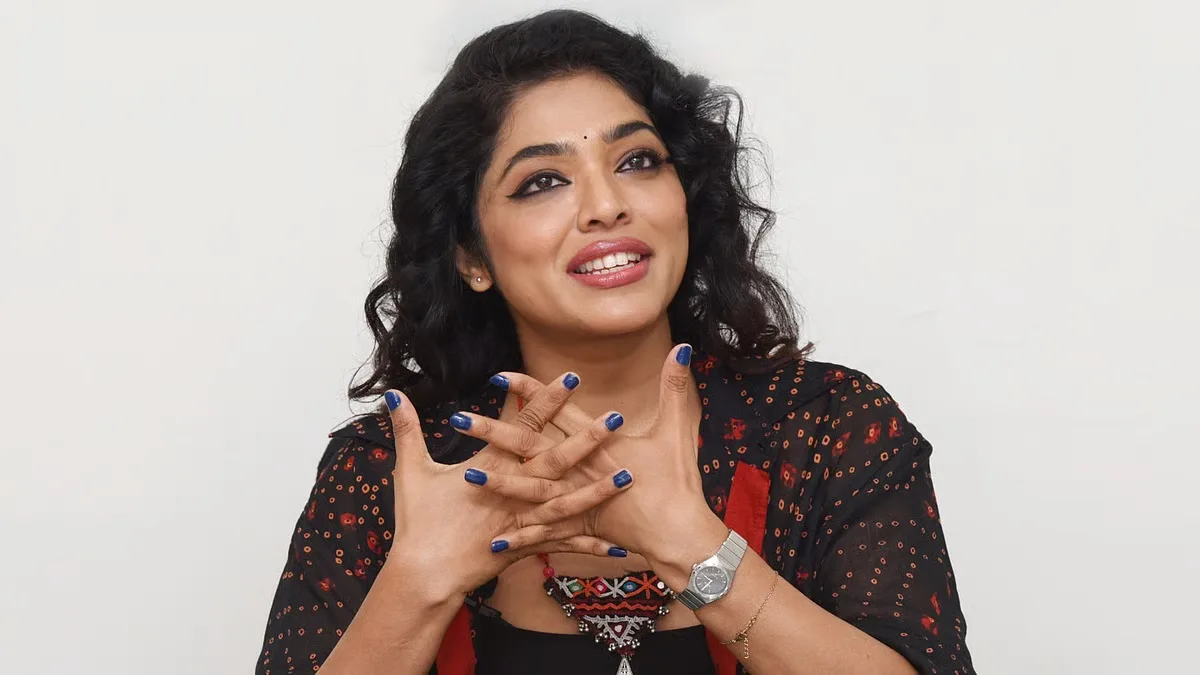 പത്ത് വർഷമായി ചത്ത് ജീവിക്കുന്നു ; ഇന്ത്യയിൽ ജീവിക്കുന്നത് ജനാധിപത്യ മൂല്യങ്ങൾക്ക് അടിസ്ഥാനമായിട്ടല്ല ; നുണ പ്രചാരണവുമായി റിമ